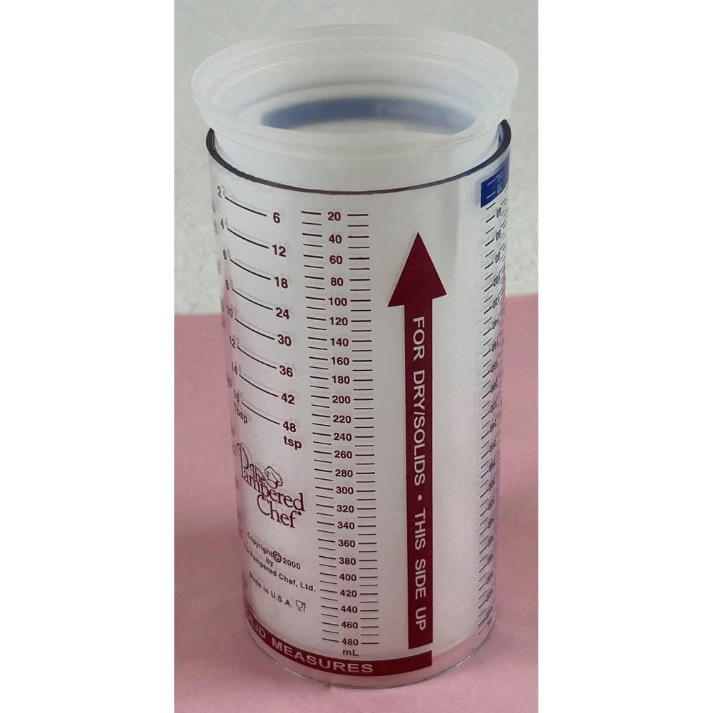 Pampered Chef 2 Cup Liquid Dry/Solid Adjustable Measuring Cup w/Spout **EUC**
